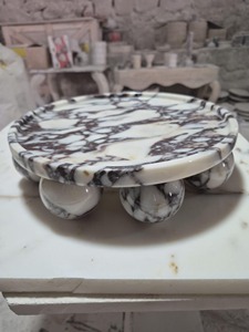 Plateau en marbre blanc et noir de créateur avec contraste élégant Utilisation polyvalente pour servir la vanité de décor et la décoration de table moderne - Product Image 2