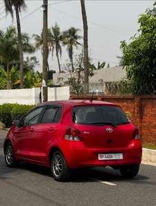 Toyota ASV Vitzz 2010 en Perfectas Condiciones, Super Limpio, Transmisión Automática y Manual Disponible, Volante a la Izquierda, Interior Oscuro - Product Image 2