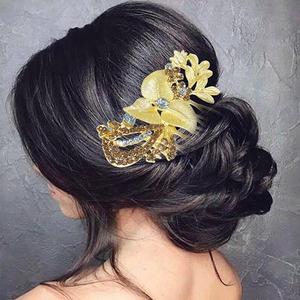 Apurva Broche de pelo chapado en oro Perlas Piedra Rosa Diseño Accesorio para el cabello 1502033 - Product Image 1