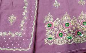 Costumes de fête indiens pakistanais brodés à la main non cousus de créateur moderne pour femmes de style traditionnel avant-gardiste - Product Image 3