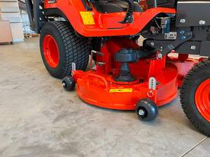 Cortadora de Césped con Asiento Kubota G23 HD Nueva, Cortadora de Césped Diésel Tipo Montable para Jardín - Product Image 4