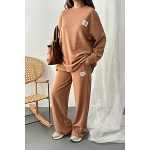 Conjunto de Suéter y Pantalones Clásicos de Canalé Color Camel - Camel - Product Image 4