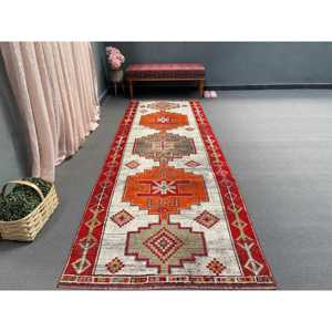 Tapis vintage Herki 3,5 x 10,6 pieds, tapis turc rouge à motifs floraux en laine - Product Image 5