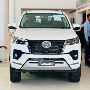 Meilleur prix, SUV Toyota Fortuner d'occasion propre, assez usagé, 7 places, option complète, garantie en stock, livraison rapide, conduite à droite - Product Image 2