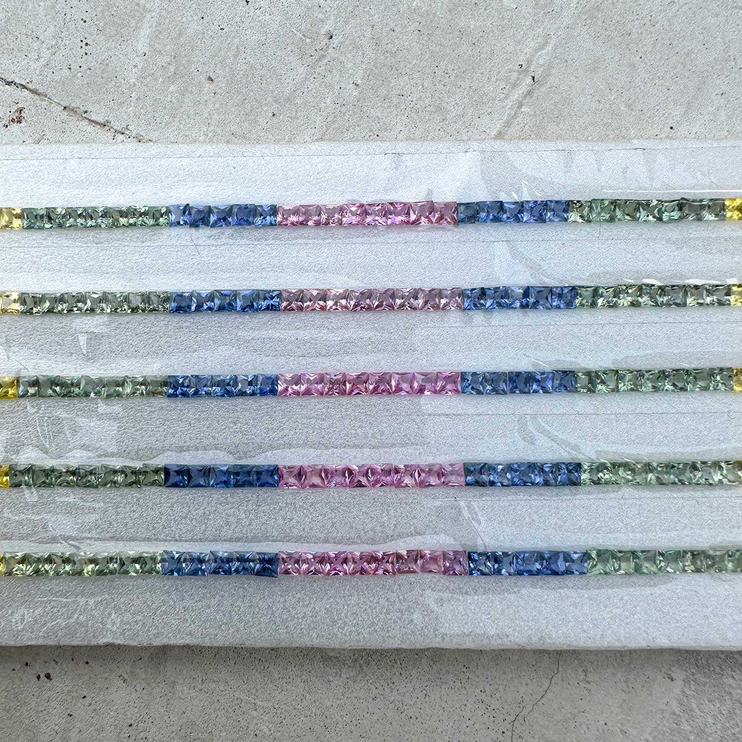 สีเหลือง