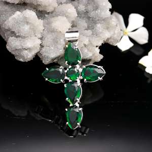 Colgante de piedra de Esmeralda múltiple Cruz redonda en forma de pera piedra facetada Plata de Ley 925 Colgante de Cruz de Esmeralda hecho a mano único - Product Image 3