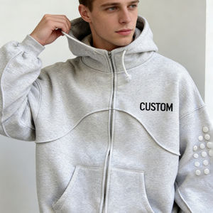 เสื้อฮู้ดดี้ผู้ชายแฟชั่นสีเทาอ่อน ผ้าฝ้าย ซิปหน้า พิมพ์ลายตัวอักษรตามสั่ง แต่งลายจุดสีขาว ทรงโอเวอร์ไซส์ สไตล์ลำลอง - Product Image 6