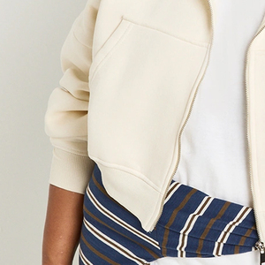 Sweat-shirt pour femme au design streetwear décontracté avec fermeture éclair, tissu de haute qualité à prix avantageux pour les commandes en gros avec logo personnalisé - Product Image 3