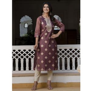 Kurta droit en soie mélangée brodée pour femmes, fabrication indienne, pour un usage quotidien ou les festivals, disponible en gros - Product Image 1