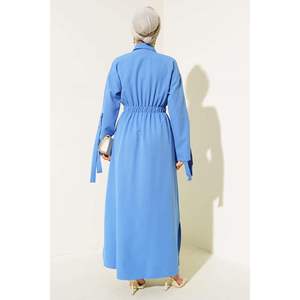 Vestido con cintura elástica y cinturón azul - Product Image 2