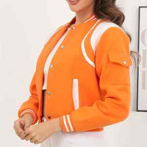 Veste de sport pour femme avec une construction durable, un intérieur chaud et un look athlétique intemporel - Product Image 5