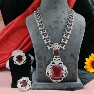 Ensemble de collier pendentif élégant pour femmes, comprend des boucles d'oreilles assorties, à porter au quotidien et pour les fêtes, bijoux classiques et imposants, cadeau pour elle - Product Image 6