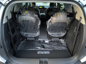 Minivan Usada en Perfectas Condiciones, Carnival Hybrid AT Negra 2026, 245HP, Lujosa, 7/9 Plazas, Gasolina - Product Image 3