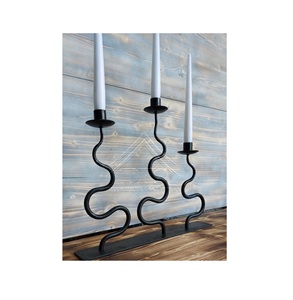 Exquisito portavelas de hierro y metal con recortes florales y patrones de desplazamiento para agregar elegancia a la decoración de su hogar y eventos - Product Image 5