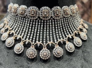 สร้อยคอทองคำ 14k ประดับเพชรแท้ทรงกลมเจียระไนแบบบริลเลียนท์  รับรองโดยผู้เชี่ยวชาญด้านอัญมณี ดีไซน์หรูหรา - Product Image 5