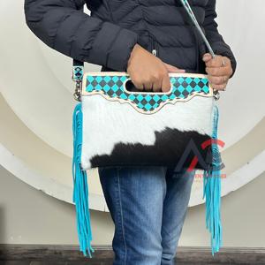 Sac à bandoulière en cuir à carreaux tendance en gros, sac à main pour femmes en cuir de vache véritable avec franges - Product Image 1