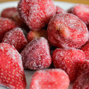 Tranches de fraises congelées du Vietnam fruits rouges IQF pour boissons desserts boulangerie - Product Image 3