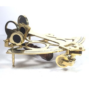 Laiton à collectionner nautique Marine Sextant finition polie Instrument de navigation de style antique avec boîte en bois décor cadeau - Product Image 4