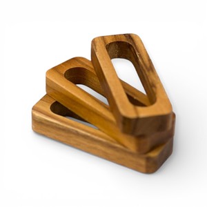 Ensemble d'anneaux de serviette en bois lisses et ronds avec grain naturel et finition artisanale pour une salle à manger rustique élégante et unique - Product Image 5