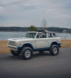 Bronco Clásico Moderno Usado Confiable de Origen Estadounidense, Gasolina, Manual, en Venta - Product Image 1