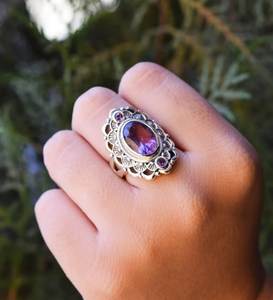 Diseño romántico, anillo de banda de Plata de Ley 925 para mujer, ajuste de bisel de corte ovalado de amatista, clásico para boda de compromiso - Product Image 1