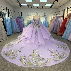 Robe de bal Quinceañera exclusive 2-en-1 modèle Sweetheart 6528 avec dentelle, perles, appliqués brodés et traîne chapelle - Product Image 2