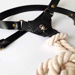 Harnais d'accessoires tissés à motif crâne - Product Image 3