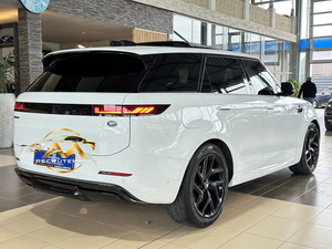 Land Rover Range Rover Sport 2023 SUV Automático Turbo Gasolina Euro VI Asientos de Cuero Neumáticos R20 Techo Panorámico Luces LED - Product Image 5