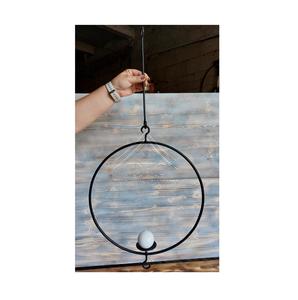 Exquisito portavelas de hierro y metal con recortes florales y patrones de desplazamiento para agregar elegancia a la decoración de su hogar y eventos - Product Image 4