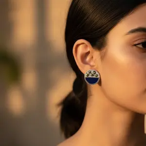 ต่างหูห้อยประดับด้วยเคลือบสีน้ำเงินวินเทจและหินสีเขียว ชุบทอง 14k และ 18k - Product Image 2