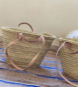 Sac en paille magnifiquement fait main avec des détails en cuir | |   Sac en paille marocain - Product Image 1
