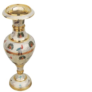 Jarrones de piso grandes de diseño de lujo vintage, jarrón de flores de Metal, maceta y jarrón de boda alto dorado de latón antiguo - Product Image 1