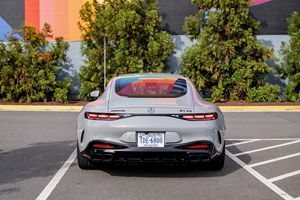 2024 Mercedes-AMG GT 63 Coupe ~ 1.900 Millas Twin-Turbo V8 AWD Techo corredizo panorámico de cuero izquierdo Interior de pimiento rojo Sin modificar - Product Image 4