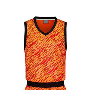 Uniforme de basket-ball personnalisé par sublimation, matière respirante à séchage rapide avec nom et numéro personnalisés pour l'équipe - Product Image 4