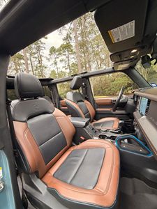 ฟอร์ด บรองโก ปี 2022 รุ่น Outer Banks เกียร์อัตโนมัติ ขับเคลื่อน 4 ล้อ เบาะหนัง ราคาสุดคุ้ม - Product Image 3