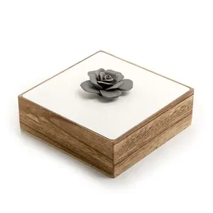 Grande boîte en bois carrée de haute qualité pour collations, bonbons et bonbons, parfaite pour le stockage et l'organisation - Product Image 4