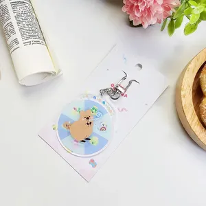 Porte-clés en acrylique marron Kiki QUOKKA Décoration en plastique de dessin animé amusant avec personnage Quokka - Product Image 5