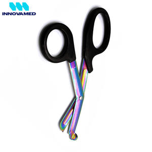 Ciseaux de traumatologie paramédical d'infirmière robuste Ciseaux chirurgicaux à lame multicolore noire 7.25 PAR ciseaux chirurgicaux INNOVAMED - Product Image 4