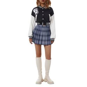 Chaqueta Varsity Personalizada al por Mayor para Mujer, Chaqueta Bomber de Béisbol de Alta Calidad con Bordado, Tallas Grandes - Product Image 2