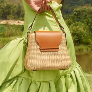 Prix de gros sac en paille jacinthe d'eau avec anse bandoulière en cuir - Product Image 1