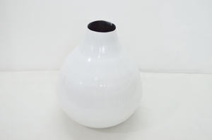 Premium Hot White Powder Coated Low Price Unique Flower <b>Vase</b> Vintage Classic Design Home Interior and Exterior <b>Decorative</b> <b>Vases</b> - Product Image 4