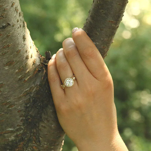 Anillo de Halo Vintage de plata 925 con diamante de corte redondo cultivado en laboratorio de 1 quilate, estilo antiguo, joyería fina sostenible, regalo perfecto para ella - Product Image 5