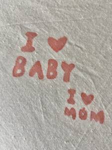 Tampon en bois fait main |   Timbre « J'aime bébé et j'aime maman » |   Impression sculptée à la main pour tissu - Product Image 2