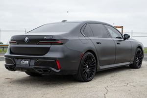 BMW 760i xDrive 2026 Usado en Excelentes Condiciones, Motor V8 Twin-Turbo de 536 hp - Product Image 3
