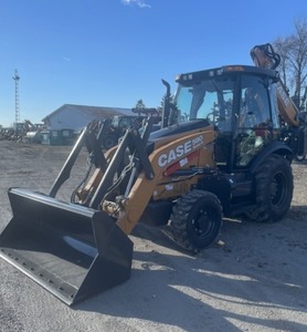 Chargeuse-pelleteuse CASE580SN 2024, mini-tracteur avec pelle arrière et chargeur frontal - Product Image 1
