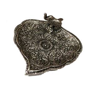 Quemador de incienso de Metal con diseño de elefante de la mejor calidad para decoración del hogar hecho con madera de agar-Precio de exportación desde la India - Product Image 1