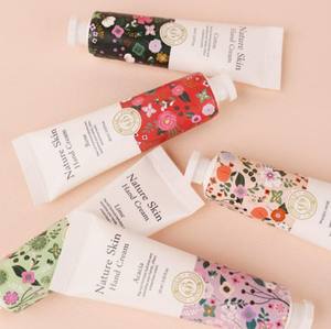 Crème pour les mains FOODAHOLIC NATURE SKIN ROSE, hydratante à l'huile de macadamia, produit coréen - Product Image 4