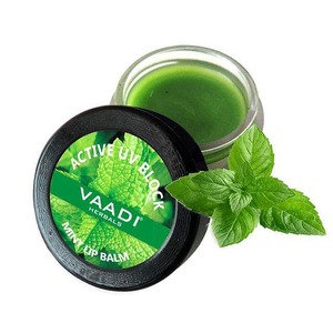 Bálsamo labial Vaadi Herbals de menta para labios suaves o suaves y refrescantes disponibles al mejor precio - Product Image 1