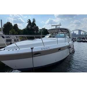 Rinker 400 Express Cruiser 2010, 2 Motores, Motor Intraborda MerCruiser, Alimentado por Gasolina, Tanque de Combustible de 300 Galones - Product Image 4