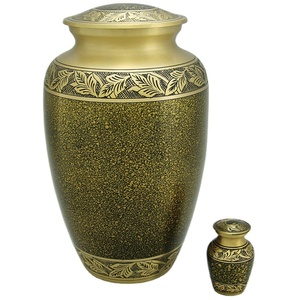 Urne de crémation en laiton gravée avec finition Antique, de qualité supérieure, fabriquée à la main, meilleure vente, urne de cendres humaines - Product Image 1
